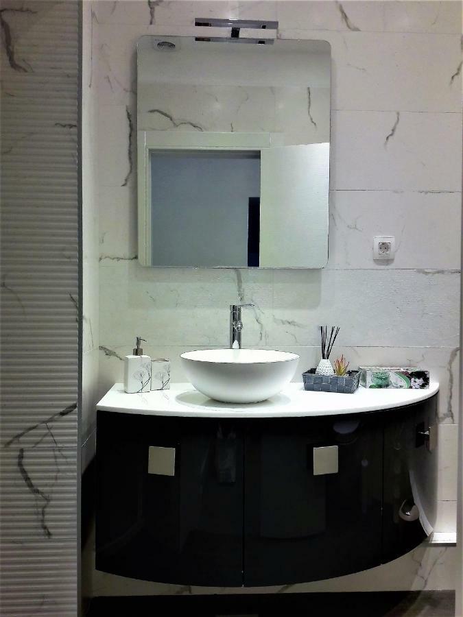 Apartament Ena *