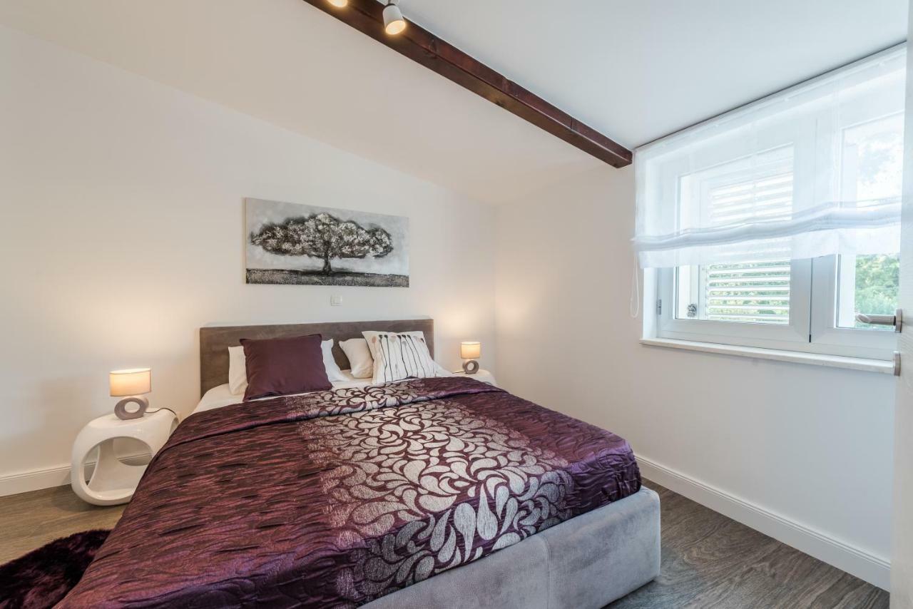 Apartament Ena