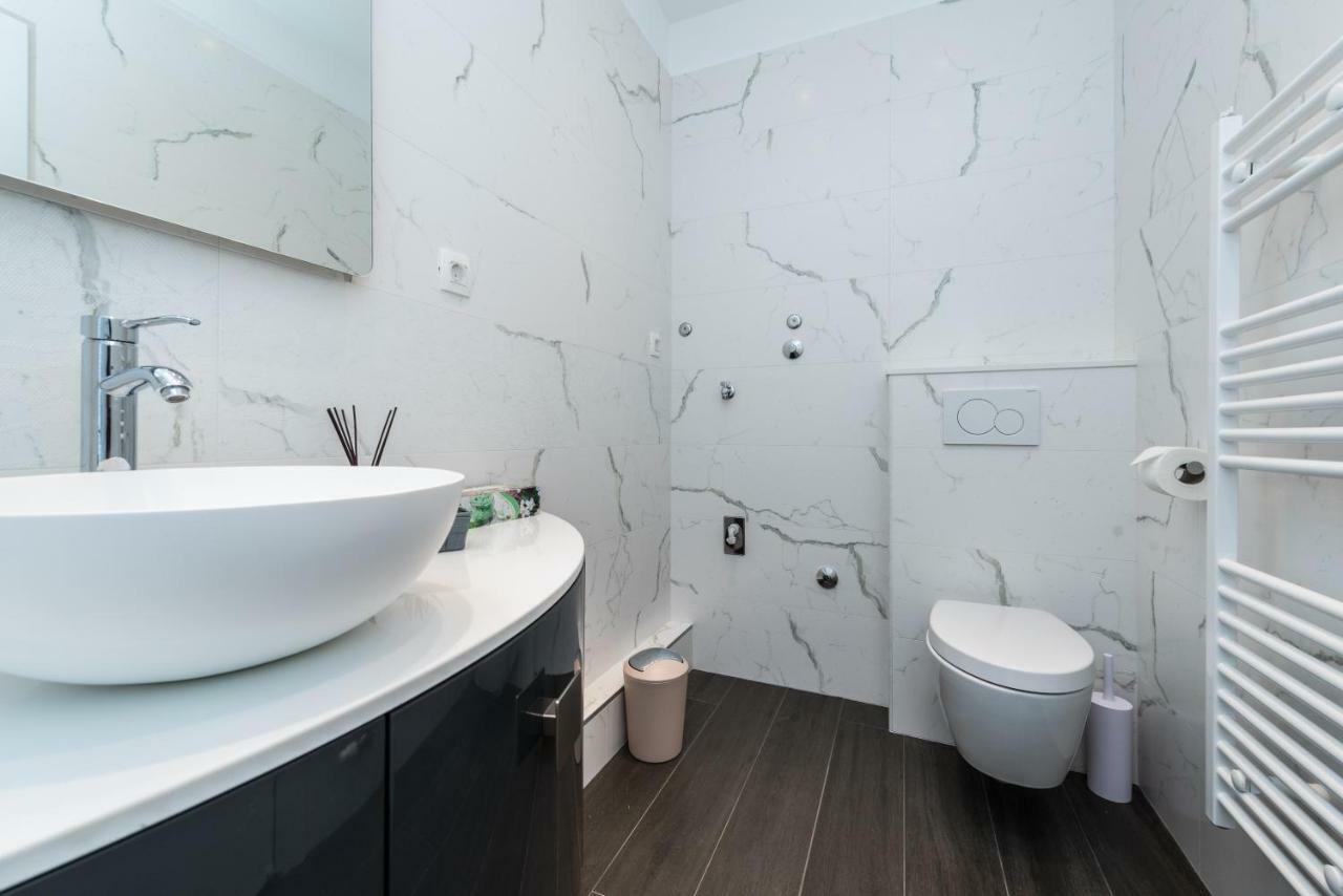 Apartament Ena