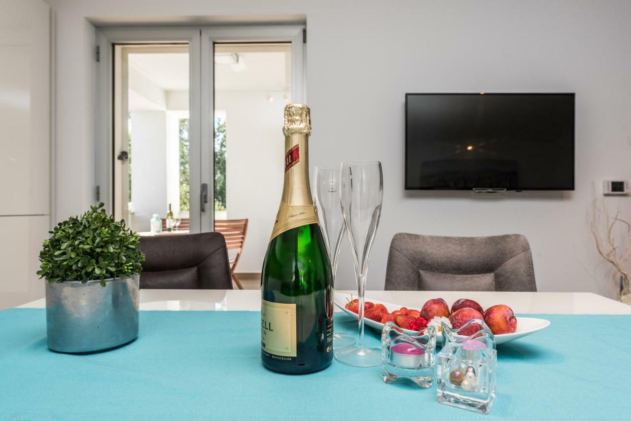 Apartament Ena *